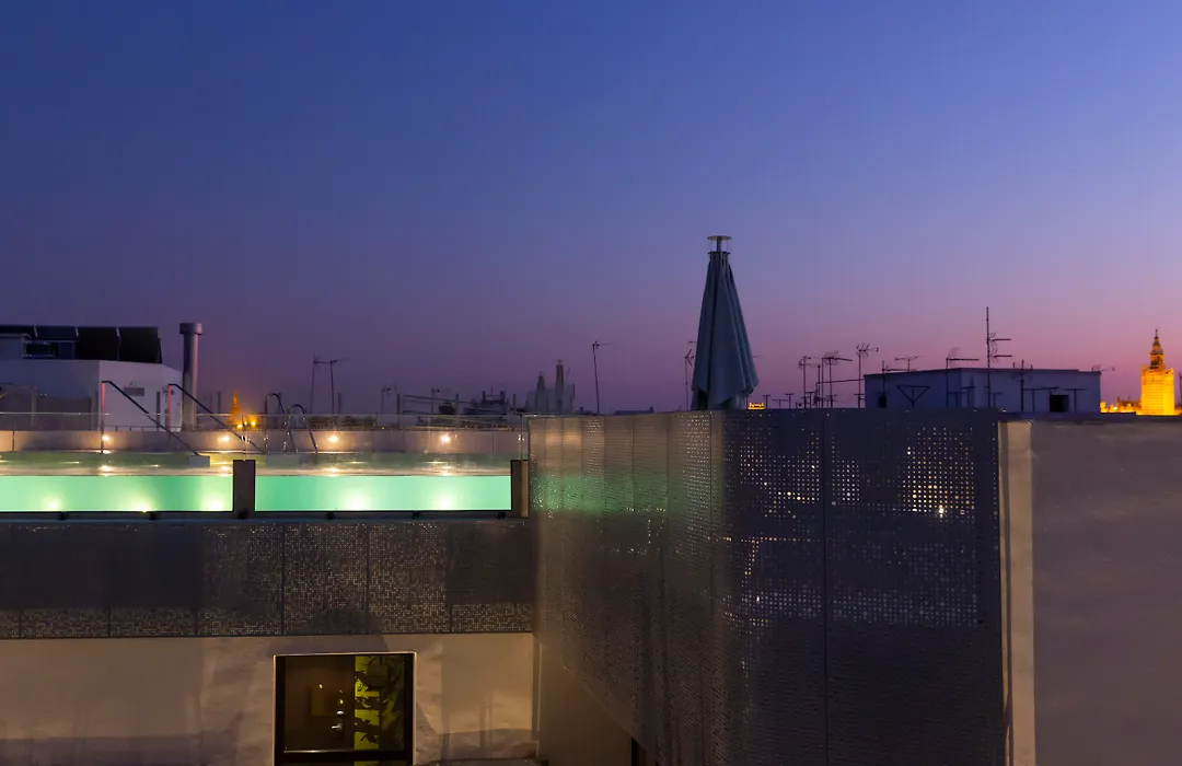 Hotel Macia Sevilla Kubb-1